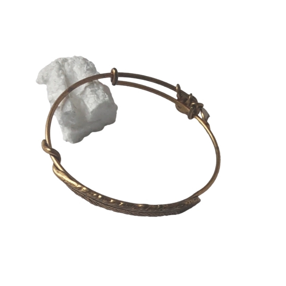 ALEX‎ & ANI  FEATHER  GOLD CHARM BRACELET